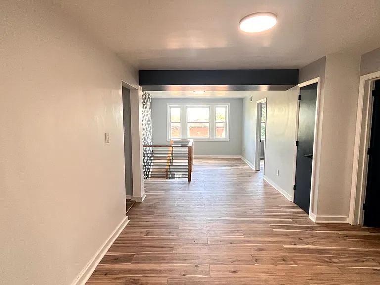 5737 Hobart St #1 — Photo 29