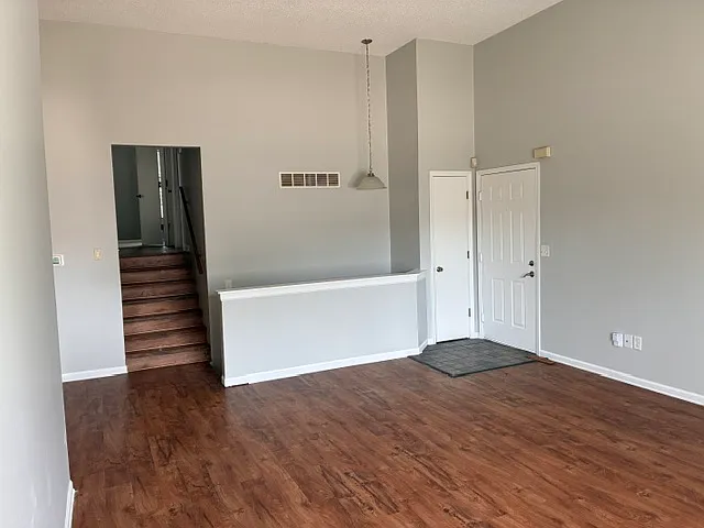 2 bed, 1584 sqft, $1,600 — Photo 2
