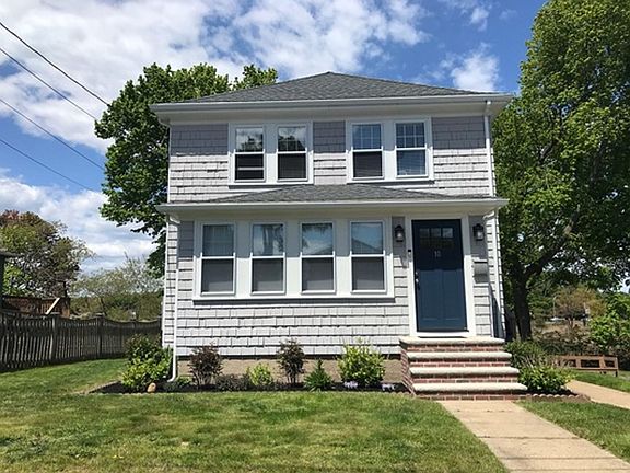 4th image of 10 Gloucester Ave #A