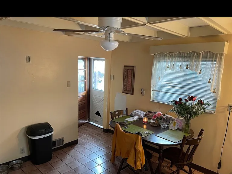 406 Plum Way — Photo 5