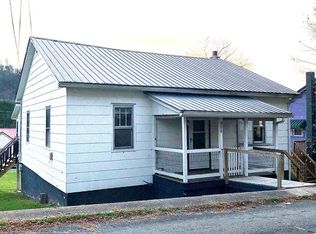 310 Grayson St, Fries, VA 24330