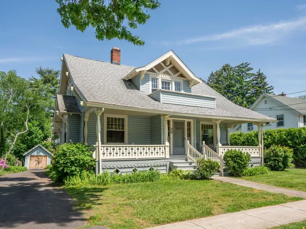 26 Pleasant Street, West Hartford, CT 06107