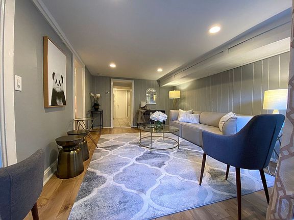 5th image of 1424 W Diversey Pkwy #1