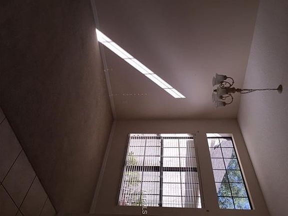 4th image of 1524 Clapton Dr
