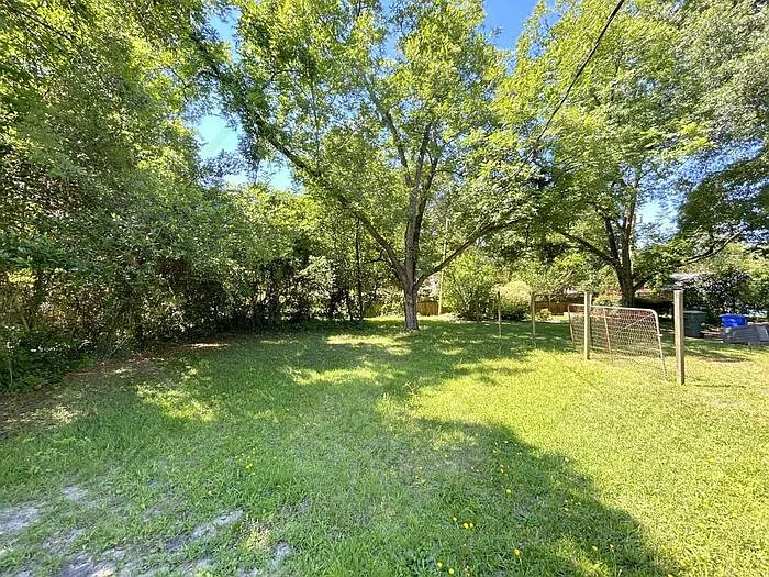 606 Muller Ave — Photo 10