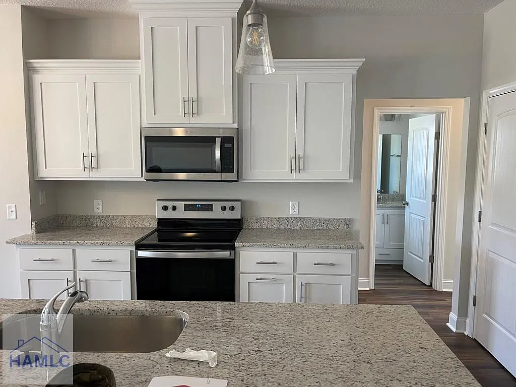 4 bed, 2.0 bath, 1682 sqft, $1,800 — Photo 3
