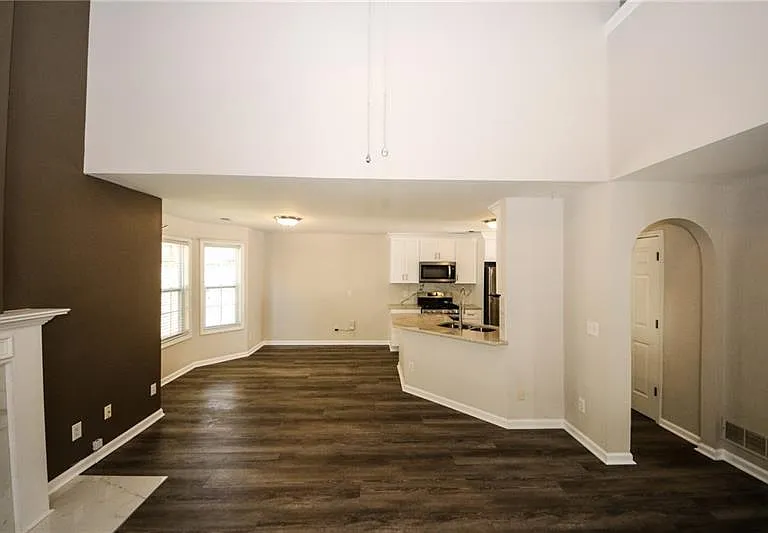 121 Stoneforest Dr — Photo 7
