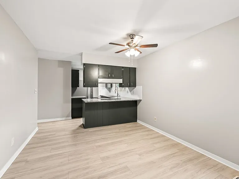 213 Southerly Hills Dr — Photo 12
