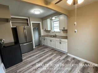 5063 Thomas St, Maple Heights, OH