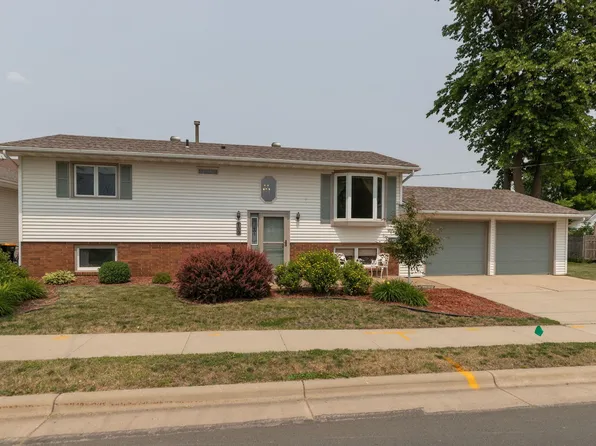 103 4th St NE, Stewartville, MN 55976