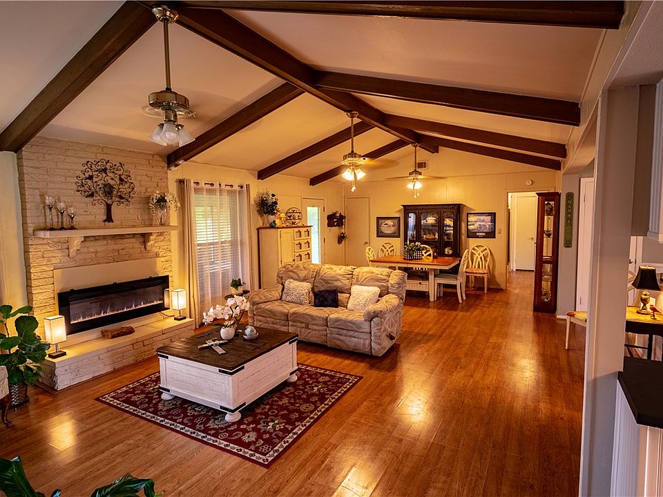 1st image of 212 Golfview Dr