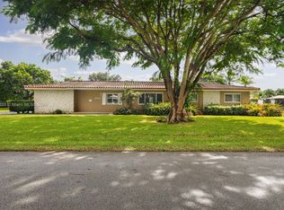 11701 SW 100th Ave, Miami, FL 33176