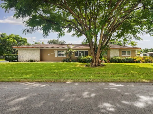 11701 SW 100th Ave, Miami, FL 33176