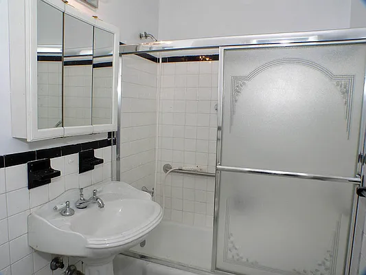 Rented by LoHo Realty | media 10