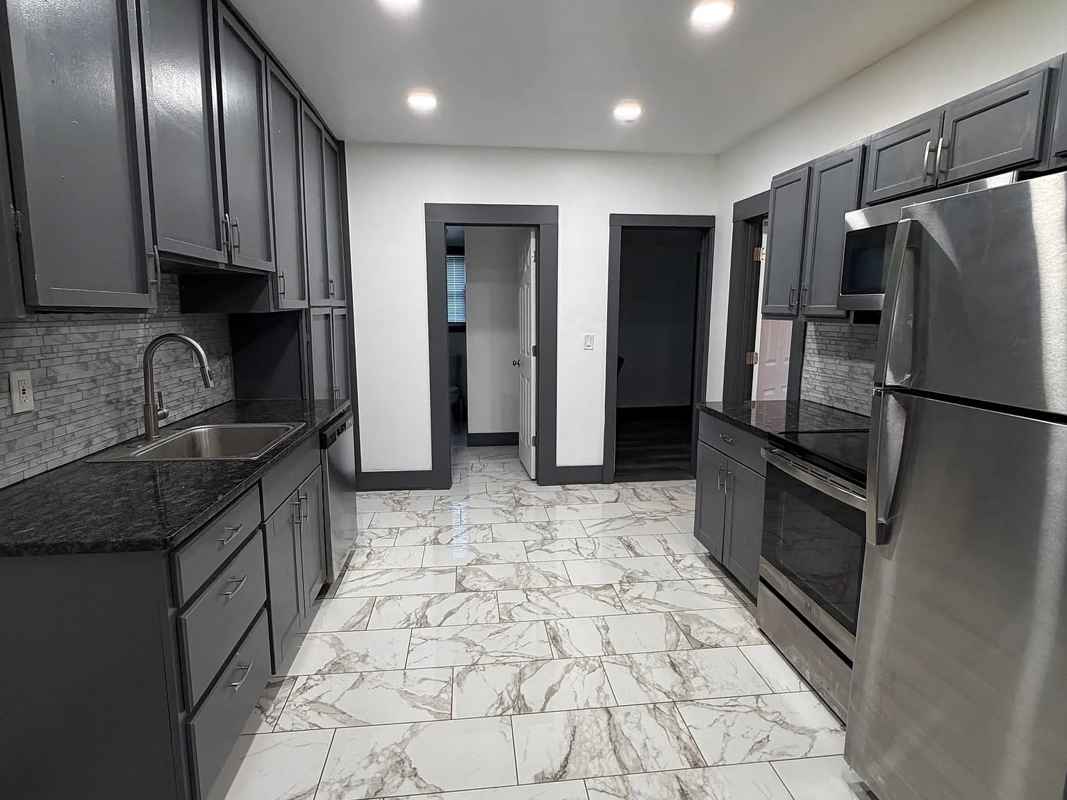 2 bed, 1200 sqft, $1,500 — Photo 2
