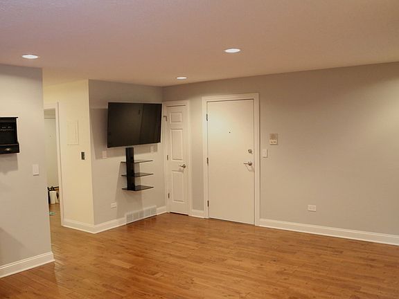 5th image of 9513 Kelvin Ln APT 2115
