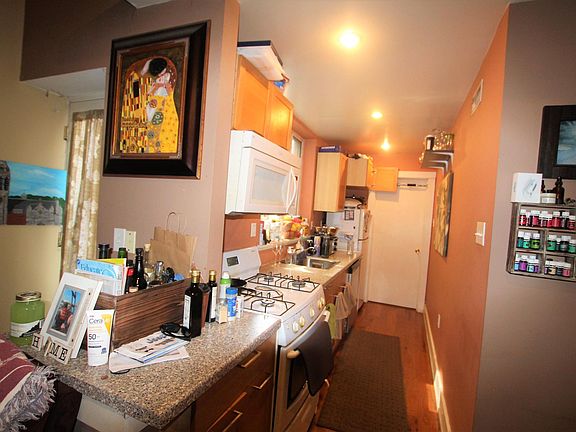 5th image of 2911 W Girard Ave #1F