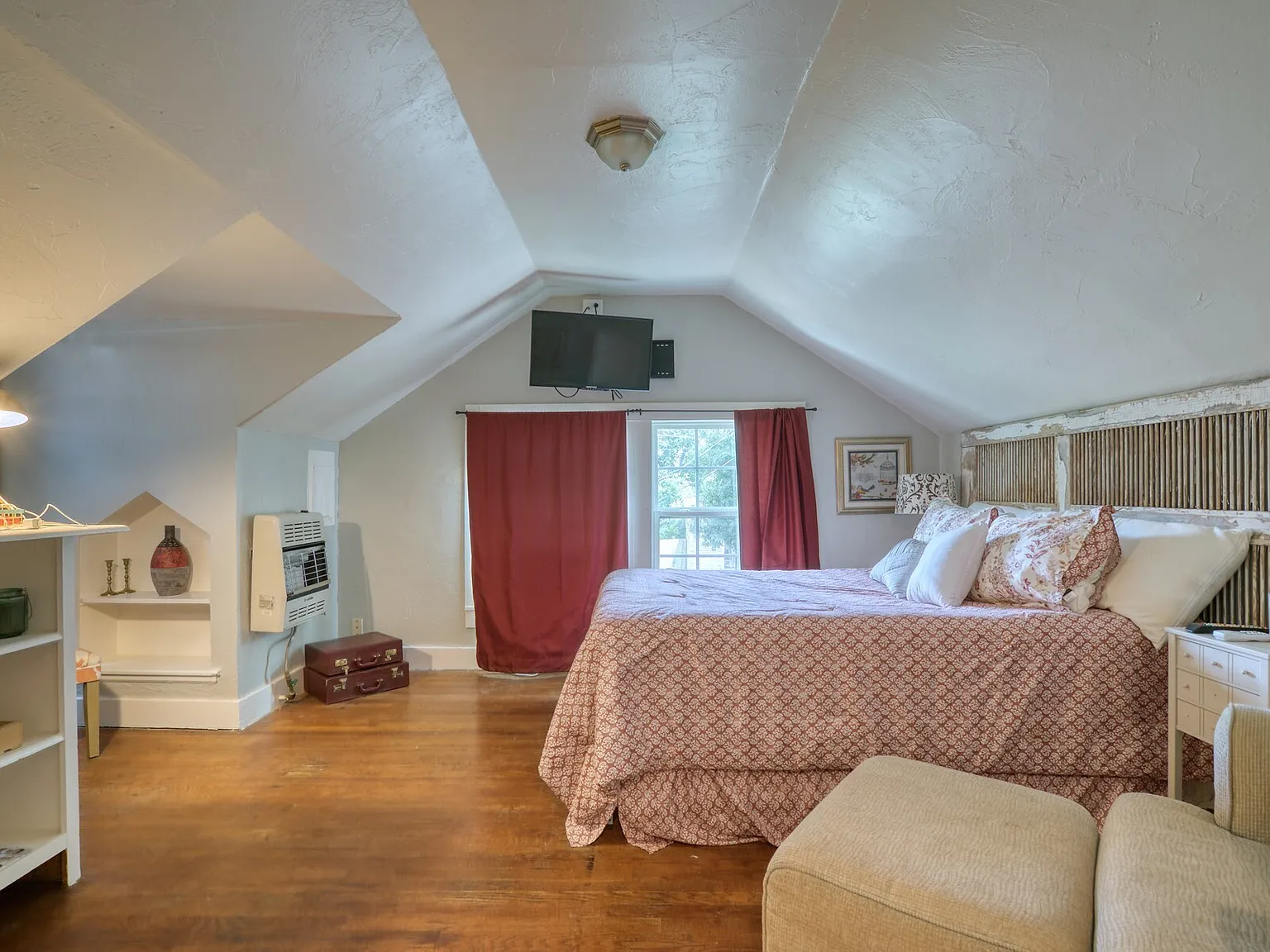 113 W 19th- Broge - 1 — Photo 4