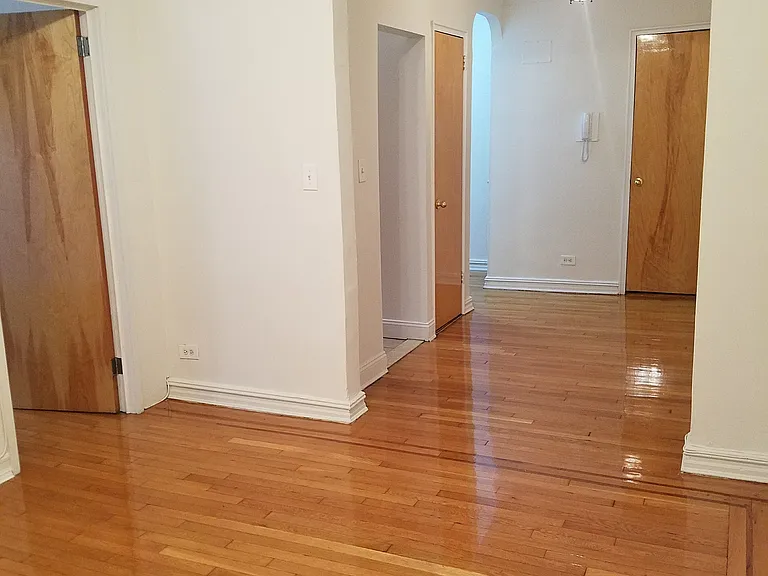 1 74th St #1L — Photo 4