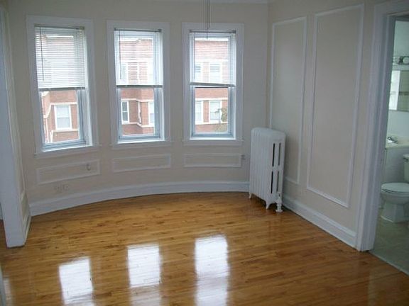 4th image of 5516 N Kenmore Ave APT 208