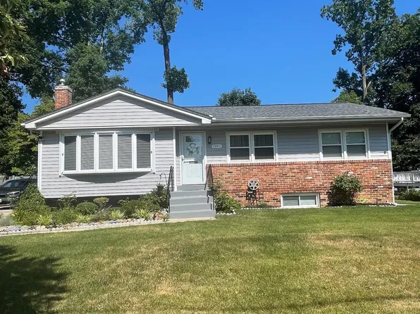 13911 Bauer Dr, Rockville, MD 20853