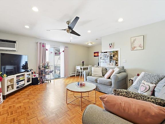 3rd image of 1614 Union Tpke APT F3