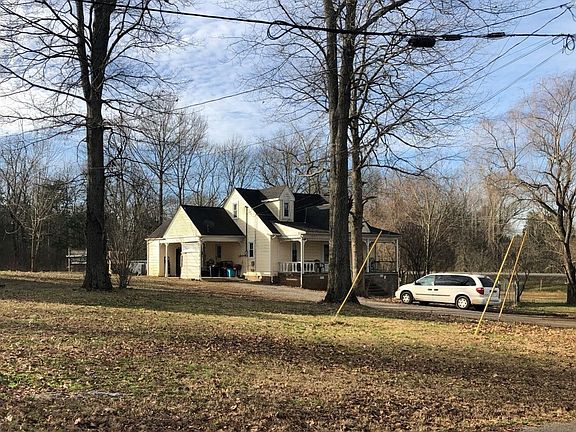 3rd image of 100 Wildwood Dr