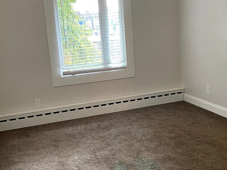 689 Lowry Ave NE #1A — Photo 13