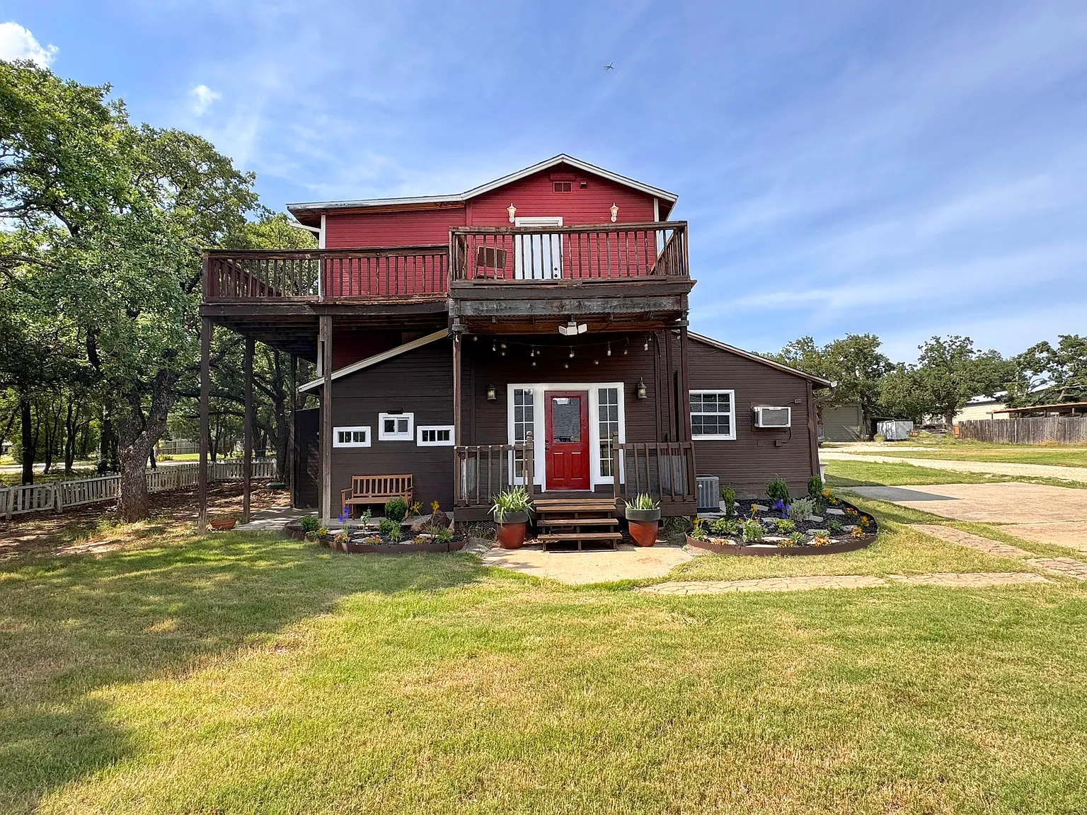 3 bed, 1200 sqft, $1,750 — Photo 1