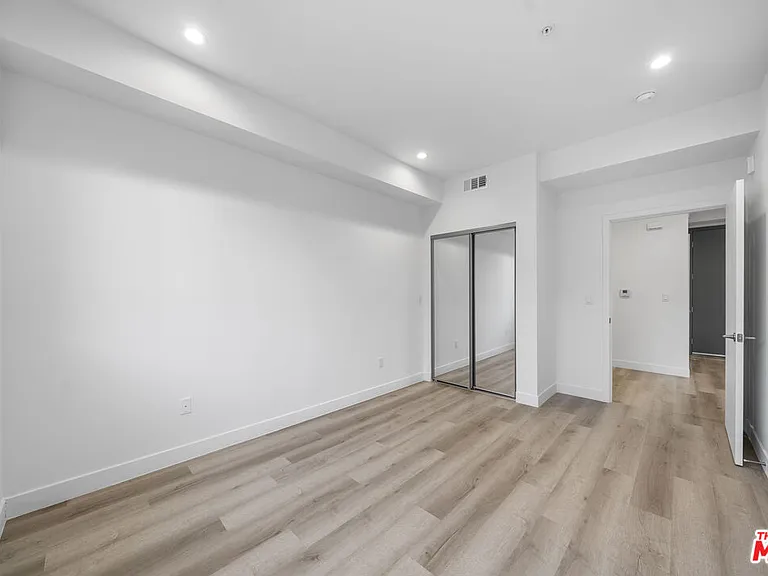 5612 Lexington Ave #203 — Photo 11