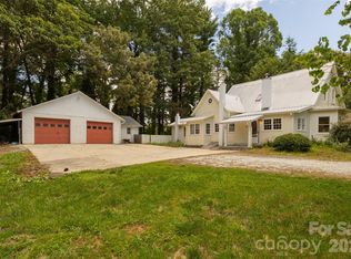 100 Cannon Dr, Hendersonville, NC 28792