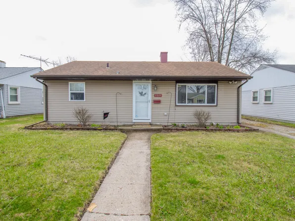 2524 Wicker Park Dr, Highland, IN 46322