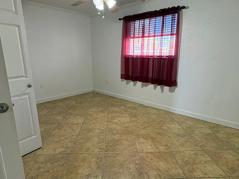 4300 SW 67th Ave #18 — Photo 3