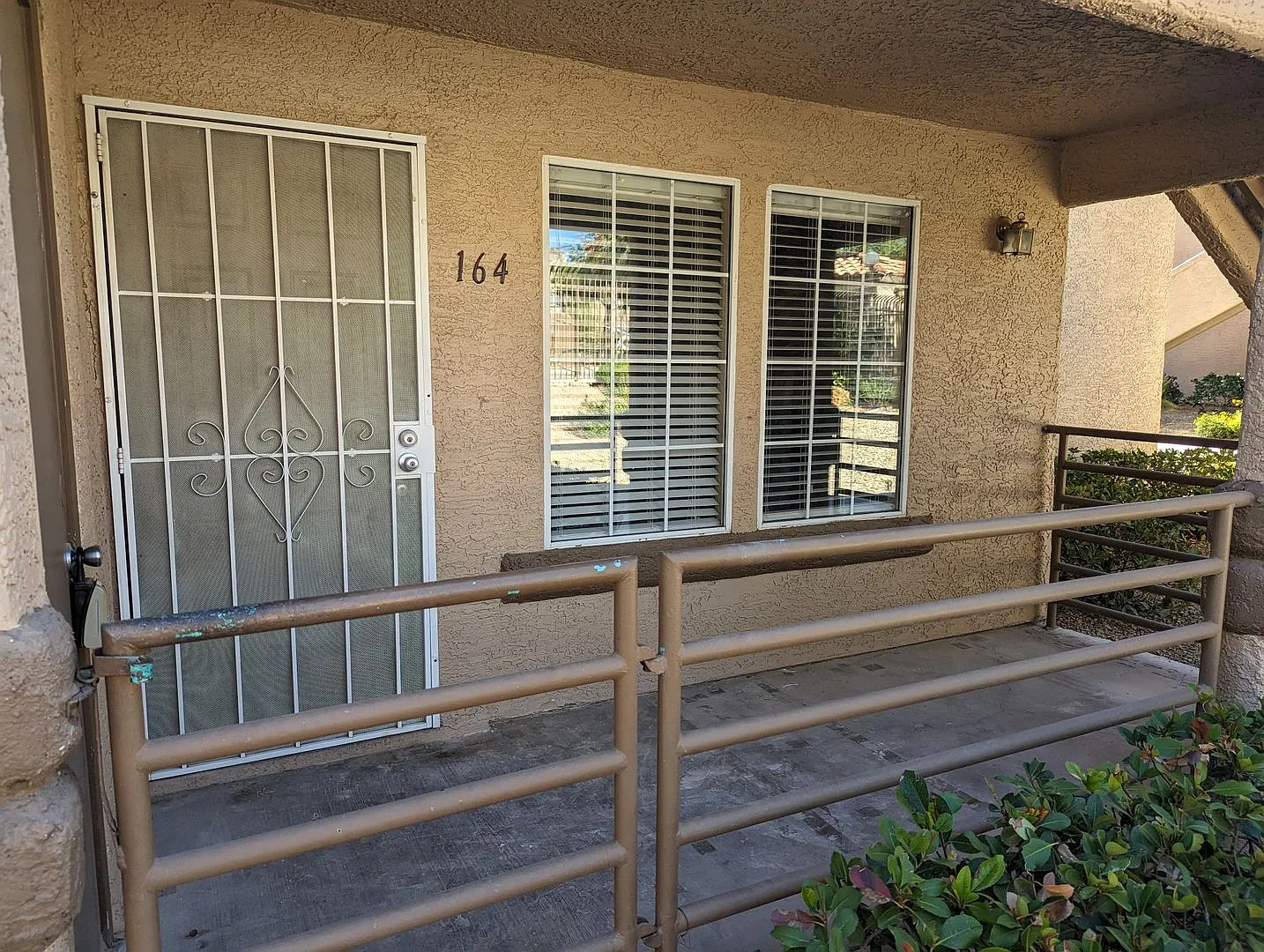 2 Weeks Free Rent A Fabulous 2 Bedroom Condo On The First Floor. — Photo 2