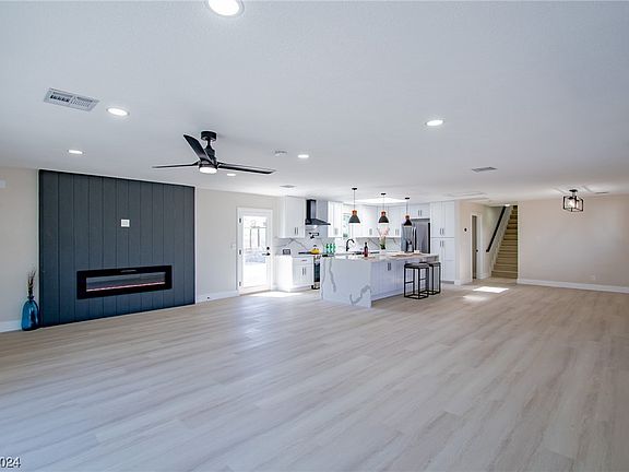 5th image of 3723 Badura Ave