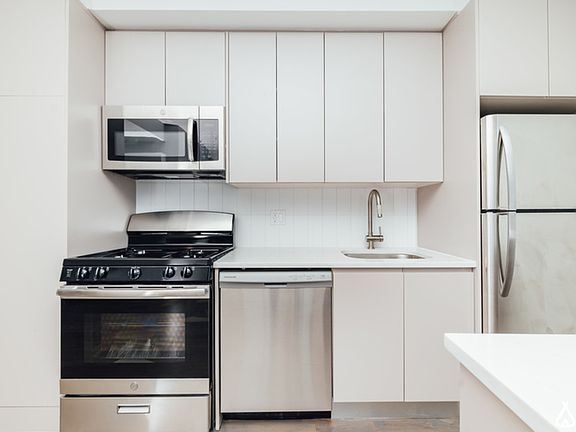 4th image of 594 Bushwick Ave #320