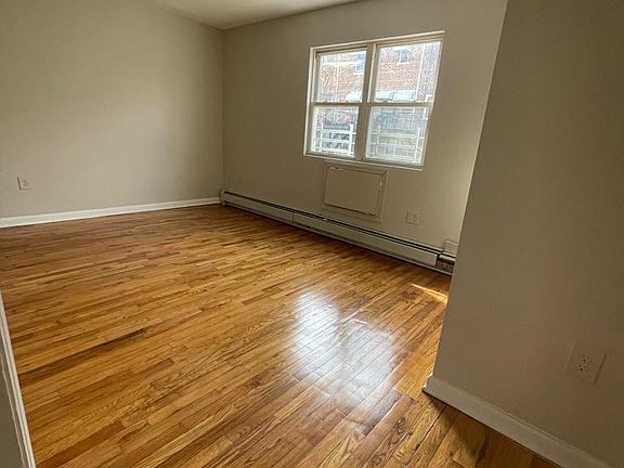 5th image of 1305 Needham Ave #1