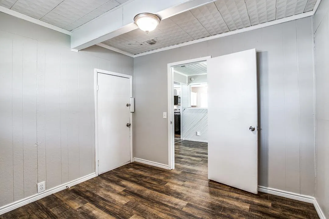 516 Highland Dr — Photo 3