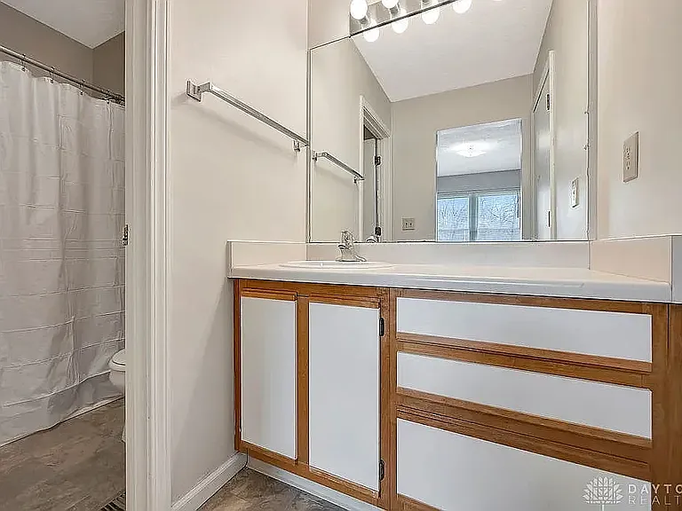 978 Irving Ave #16 — Photo 16