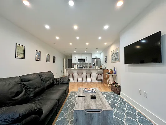 Rented by SERHANT. | media 2