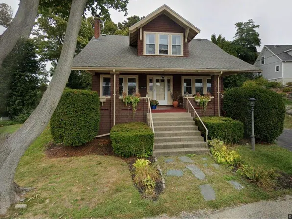 9 Maple Way, Hull, MA 02045