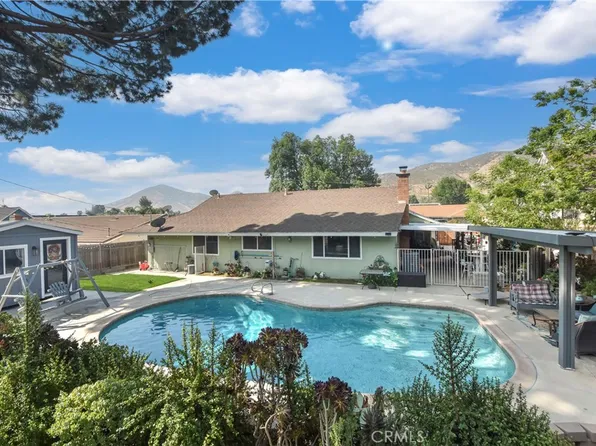 5493 Peacock Ln, Riverside, CA 92505