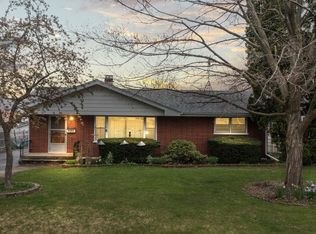 561 Highland Ave, Antioch, IL
