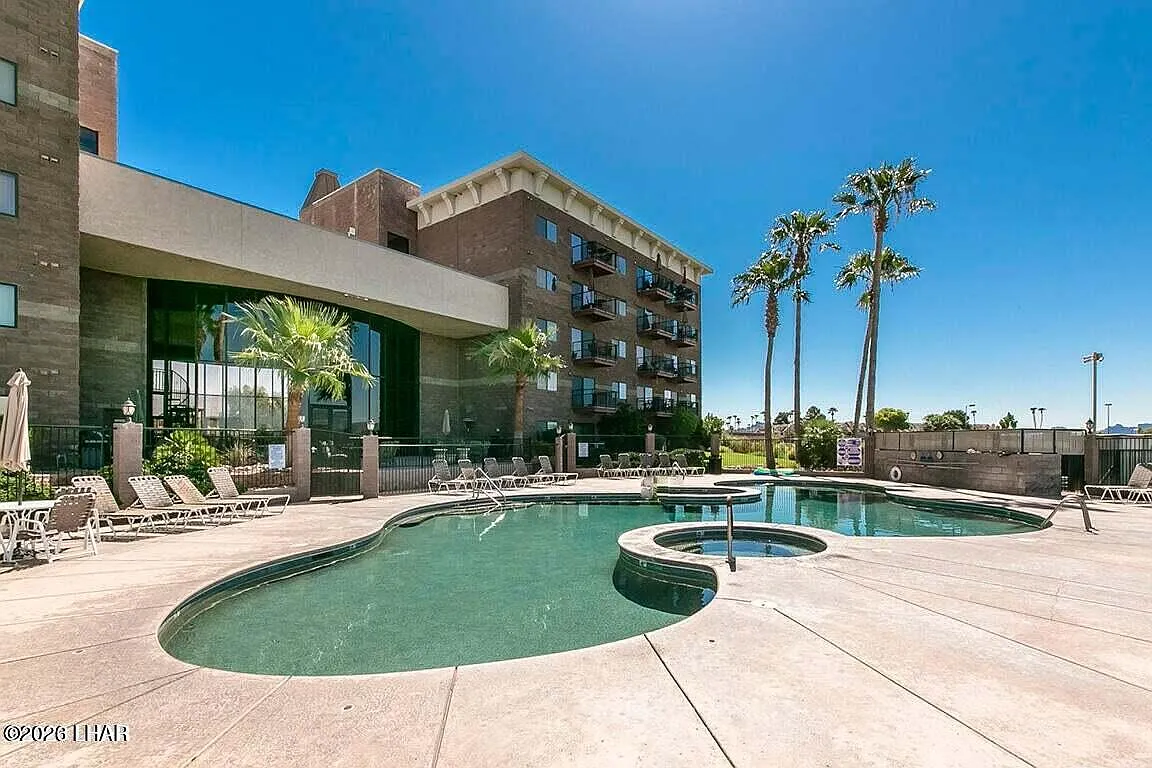 2 bed, 2.0 bath, 1024 sqft, $1,800 — Photo 2