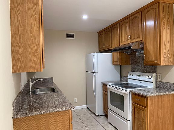 4th image of 1840 Chestnut St #2