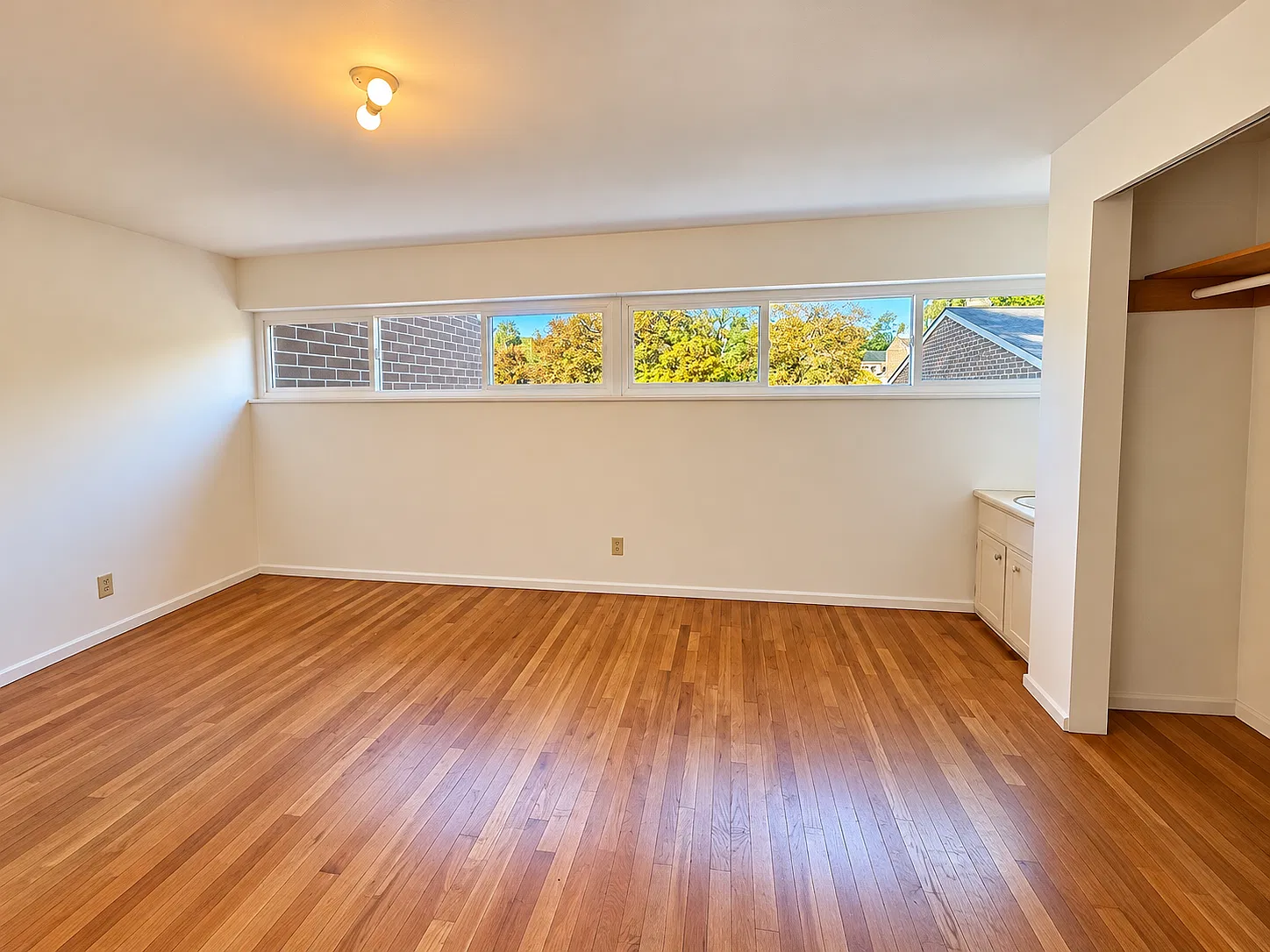3 bed, 1.5 bath, 1700 sqft, $1,200 — Photo 4