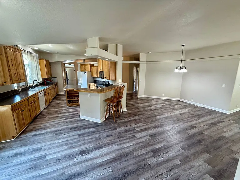 20324 Clearwater Dr — Photo 10