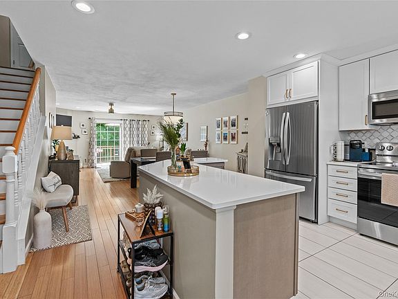 2nd image of 1402 Brentwood Drive