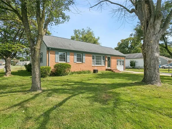 806 Carnation Dr, Newport News, VA 23608
