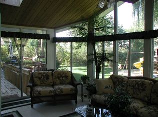 1944 Somerset Ln, Wheaton, IL 60189